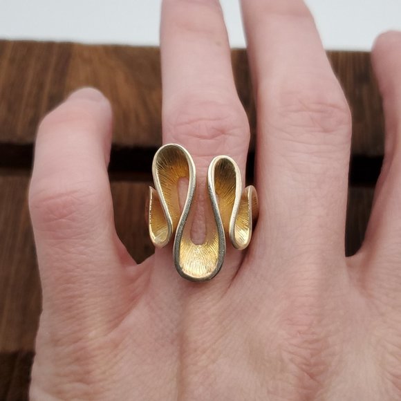 Jewelry - Size 8 Gold Over 925 Sterling Silver Large Abstract Ring